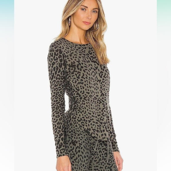 NWT-CHASER x Revolve Gauzy Cotton Jersey Top Safari Green Leopard - Picture 2 of 11